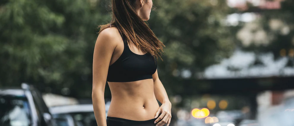Das sind die besten Übungen für einen flachen Bauch